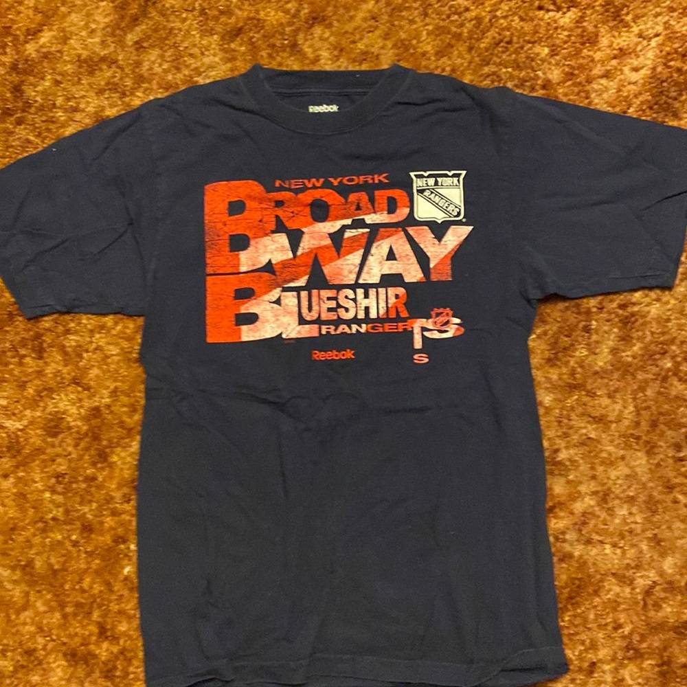 Reebok New York Rangers T-Shirt. Size Medium